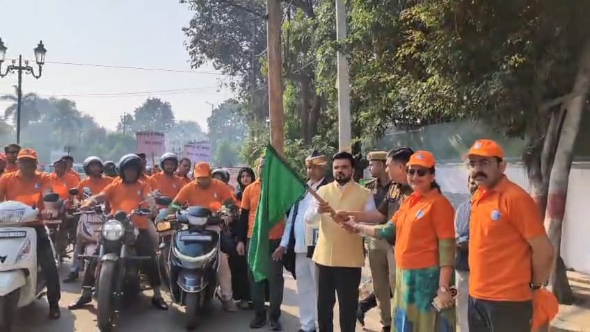 Rampur News: तंबाकू मुक्त युवा अभियान को जन-जन तक पहुंचाने के लिए बाइक रैली रवाना