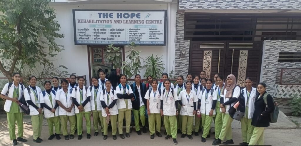 Lucknow News: नर्सिंग छात्रों को मिला रिहैबिलिटेशन की आधुनिक तकनीकों का प्रशिक्षण