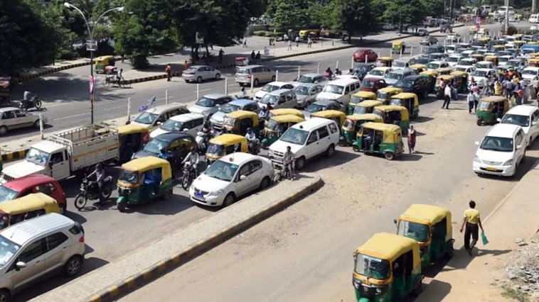 UP News: प्रदूषण पर बड़ा एक्शन, नोएडा-गाजियाबाद में डीज़ल ऑटो बैन