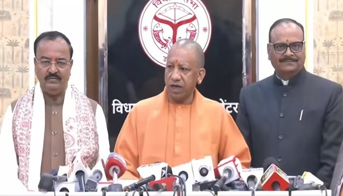 कोडीन मामले पर सीएम योगी बोले- आरोपी के साथ है सपा से जुड़े लोगों की तस्वीर, जांच में होगा खुलासा