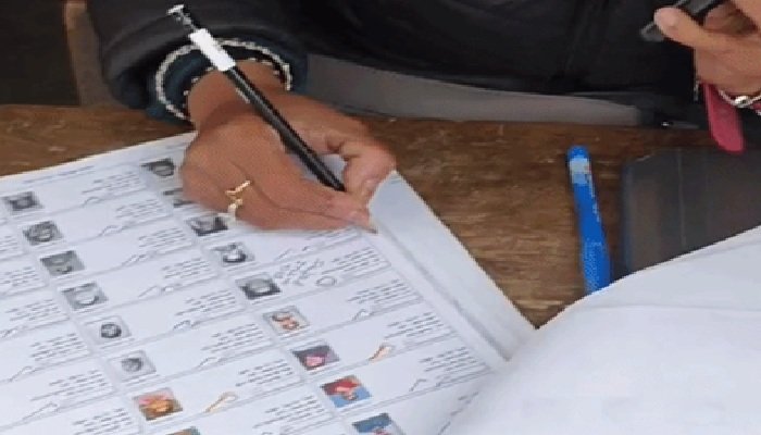 बरेली में SIR में मिले अवैध घुसपैठिए, गलत आधार और पहचान पत्र बनवाने पर होगी FIR