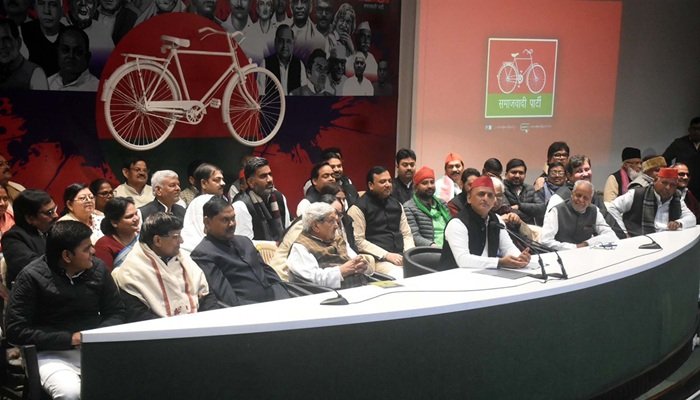 कोडीन कप सिरप में बहुत महत्वपूर्ण बात है, जो सरकार छिपा रही: अखिलेश यादव