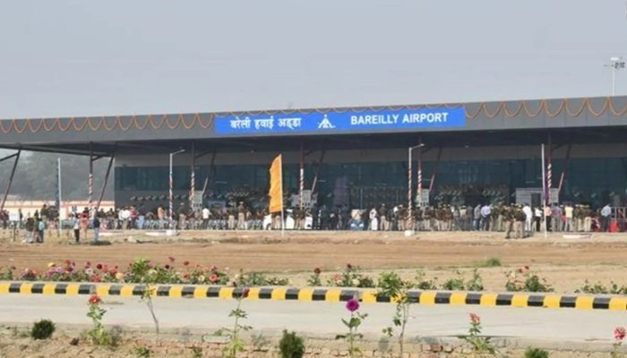 प्‍लेन में पत्थर ले जाने पर बवाल, बरेली एयरपोर्ट पर यात्री की अभद्रता पर FIR