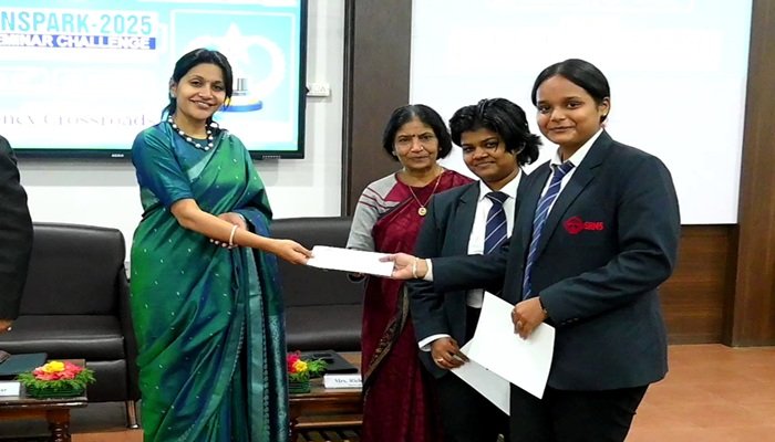 SRMS में ‘ब्रेन स्पार्क-2025’ सेमिनार का आयोजन, विजेताओं को किया गया पुरस्‍कृत