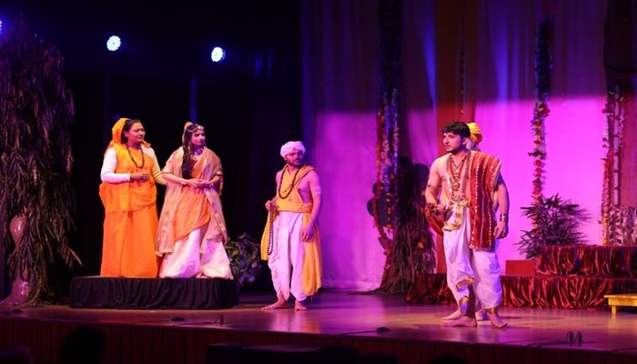 रिद्धिमा में महाकवि कालिदास लिखित अभिज्ञान शाकुंतलम का मंचन