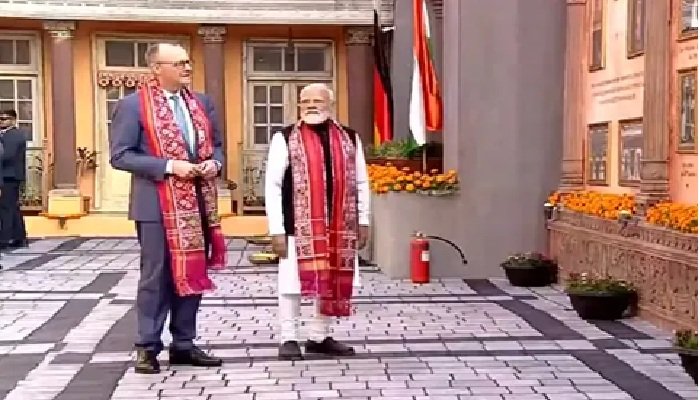 काइट फेस्टिवल में पहुंचे PM मोदी और जर्मन चांसलर, साबरमती आश्रम में महात्मा गांधी को किया नमन