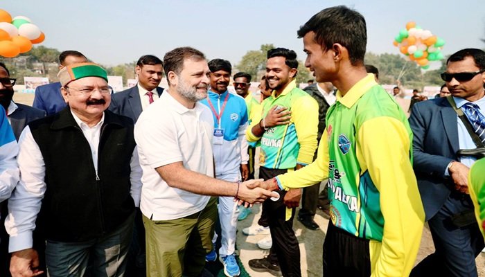 जमीन के साथ छीन रहे आपके हक, पूरे देश की ताकत अपने हाथ में चाहते हैं नरेंद्र मोदी: Rahul Gandhi