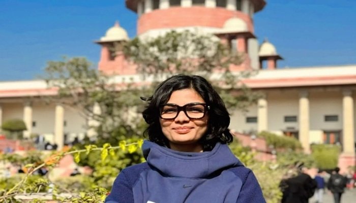 नेहा सिंह राठौर की गिरफ्तारी पर सुप्रीम कोर्ट की रोक, योगी सरकार को भेजा नोटिस