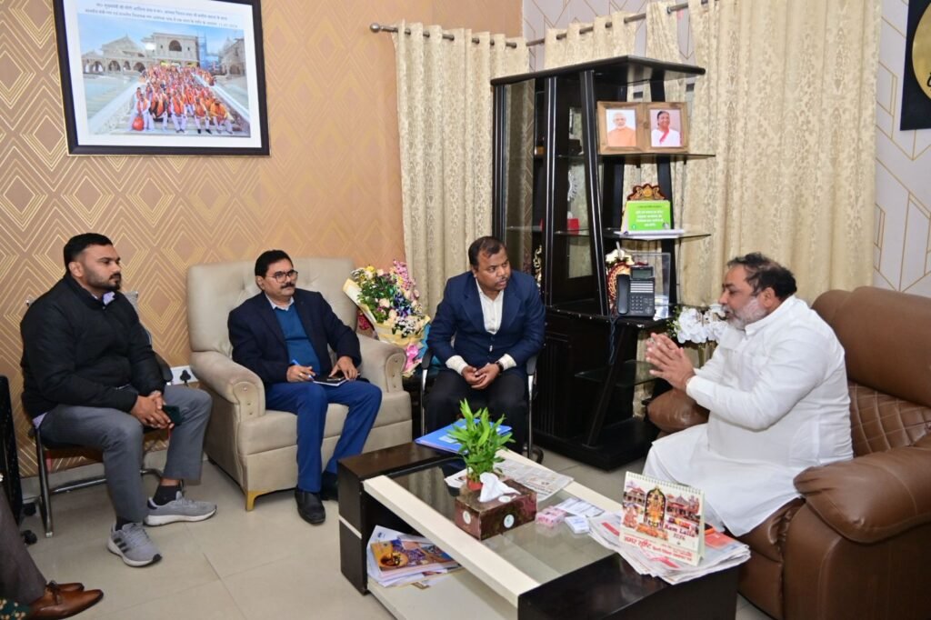 Lucknow: वाटर मेट्रो का होगा संचालन, रोजगार के साथ-साथ मिलेगा मनोरंजन