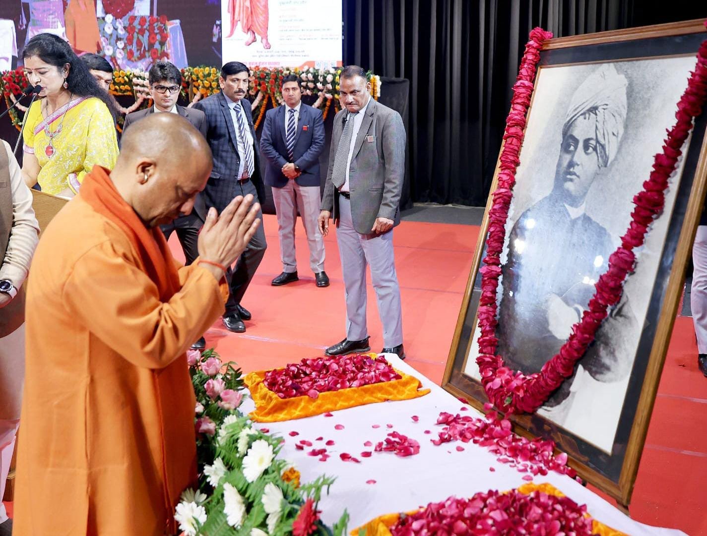 लक्ष्य पर एकाग्रता, संकल्प पर दृढ़ता व कर्म में निरंतरता ही स्वामी विवेकानंद का संदेशः CM Yogi