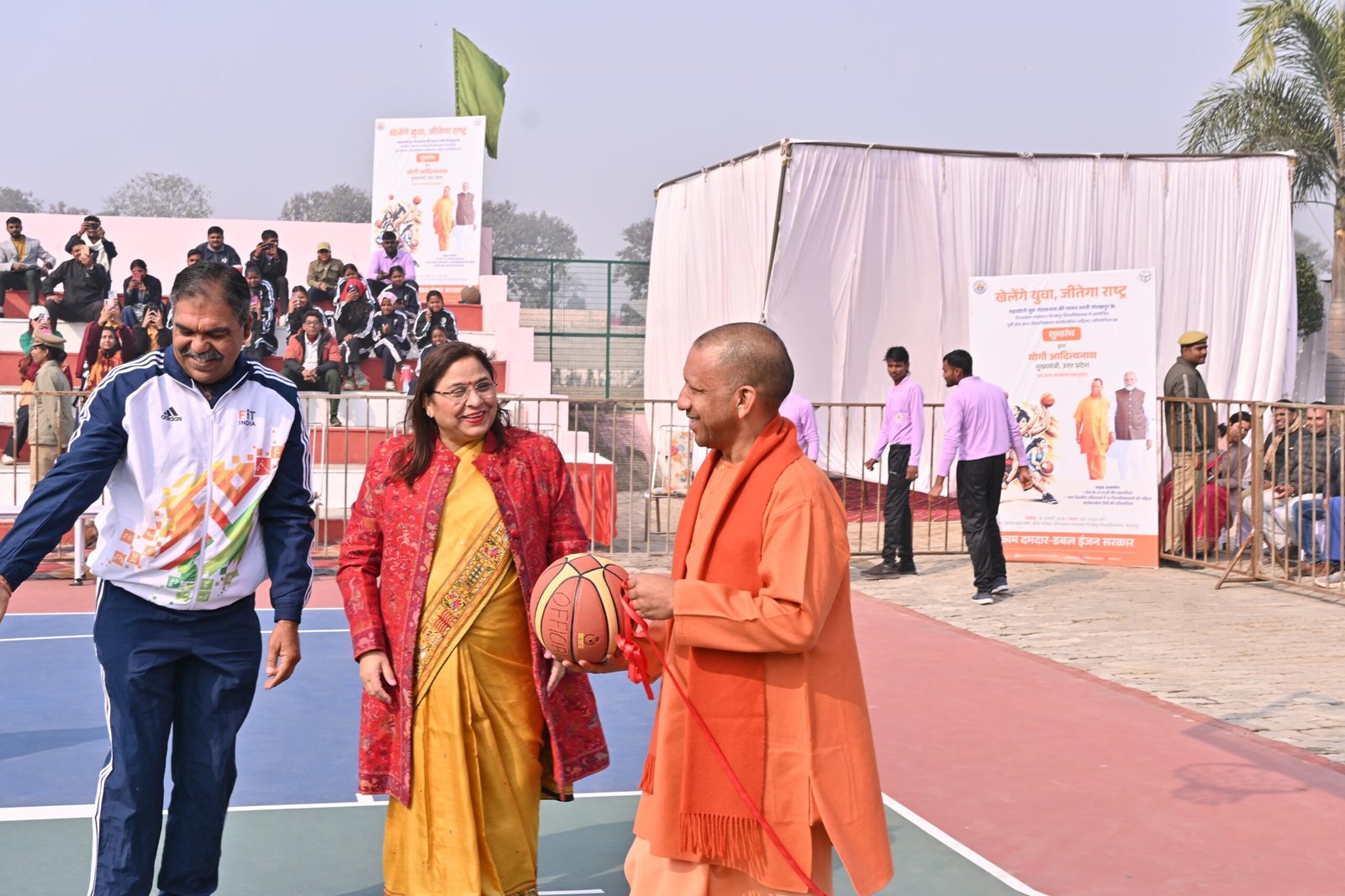 Gorakhpur: सीएम योगी बोले- किसी न किसी खेल को गोद लें विश्वविद्यालय-महाविद्यालय