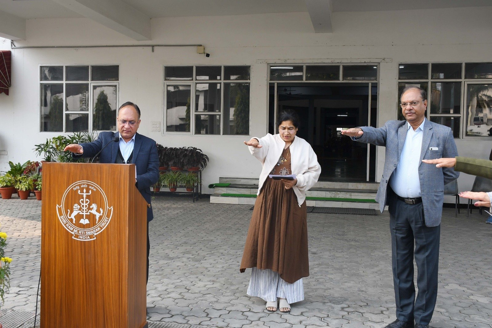 Bareilly: ‘मतदान हमारी नैतिक जिम्मेदारी’, SRMS मेडिकल कॉलेज में दिलाई गई मतदान की शपथ