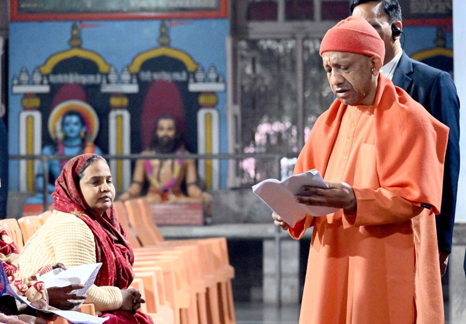 Janta Darshan: सीएम योगी की दो-टूक, कब्जामुक्त कराएं जमीन; बख्शे न जाएं भू माफिया