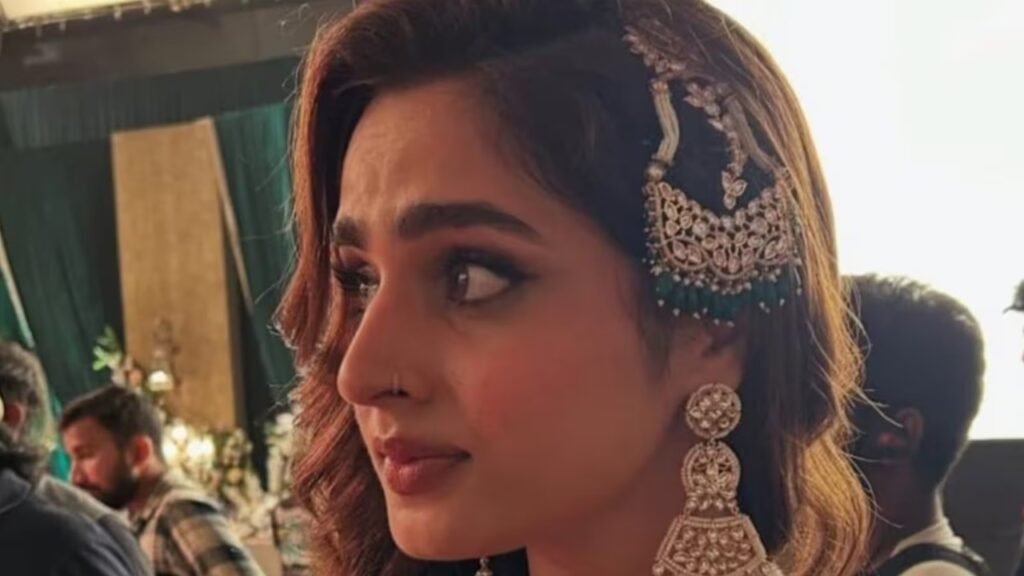 ‘मैं राज करने आई हूं’, आयशा खान ने Shararat की सक्सेस पर लिखा इमोशनल नोट