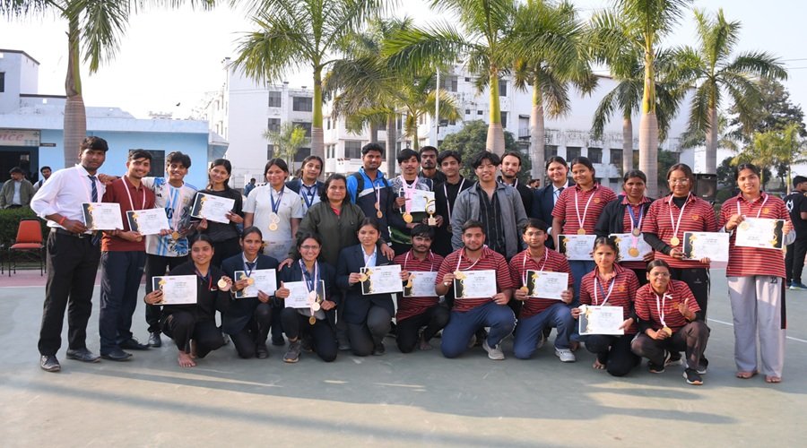 वार्षिक स्पोर्टस् वीक 'SPARDHA 2026' में एसआरएमएस के बीटेक-नर्सिंग स्‍टूडेंट्स ने दिखाया दम