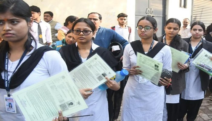 यूपी बोर्ड परीक्षाएं कल से, कड़ी निगरानी में 53 लाख से अधिक परीक्षार्थी देंगे एग्‍जाम