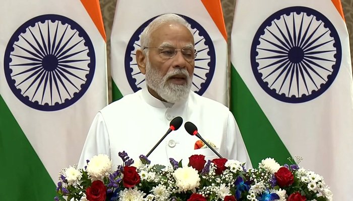 मोदी-मैक्रों ने किया टाटा-एयरबस हेलिकॉप्टर असेंबली लाइन का उद्घाटन, PM बोले- एवरेस्ट तक उड़ने वाला हेलिकॉप्टर बनाएगा भारत, फ्रांस स्पेशल पार्टनर