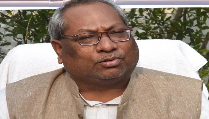 कानपुर के मत्स्य निरीक्षक सस्पेंड, सहायक निदेशक समेत विभाग के नौ कर्मचारी लखनऊ अटैच