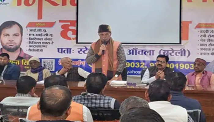 आंवला में नए मतदाता जोड़ने पर चर्चा, कैबिनेट मंत्री की मंडल अध्यक्षों-बूथ संयोजकों संग बैठक