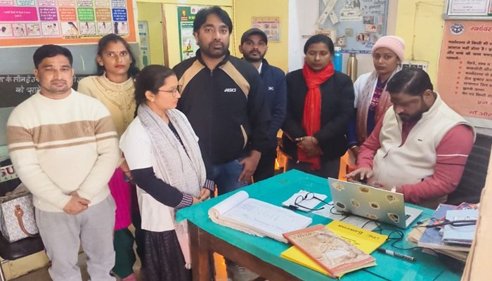 मुख्यमंत्री आरोग्य मेले के तहत बरेली डिप्‍टी CMO ने किया स्वास्थ्य केंद्रों का औचक निरीक्षण