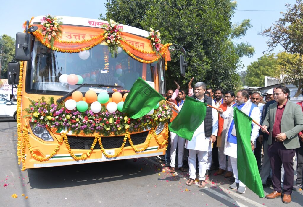 UP News: लखनऊ से हनुमानगंज के लिए नई बस सेवा को हरी झण्डी