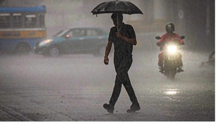 Weather Update: आठ राज्यों में बारिश की चेतावनी, इन इलाकों में बढ़ेगी गर्मी