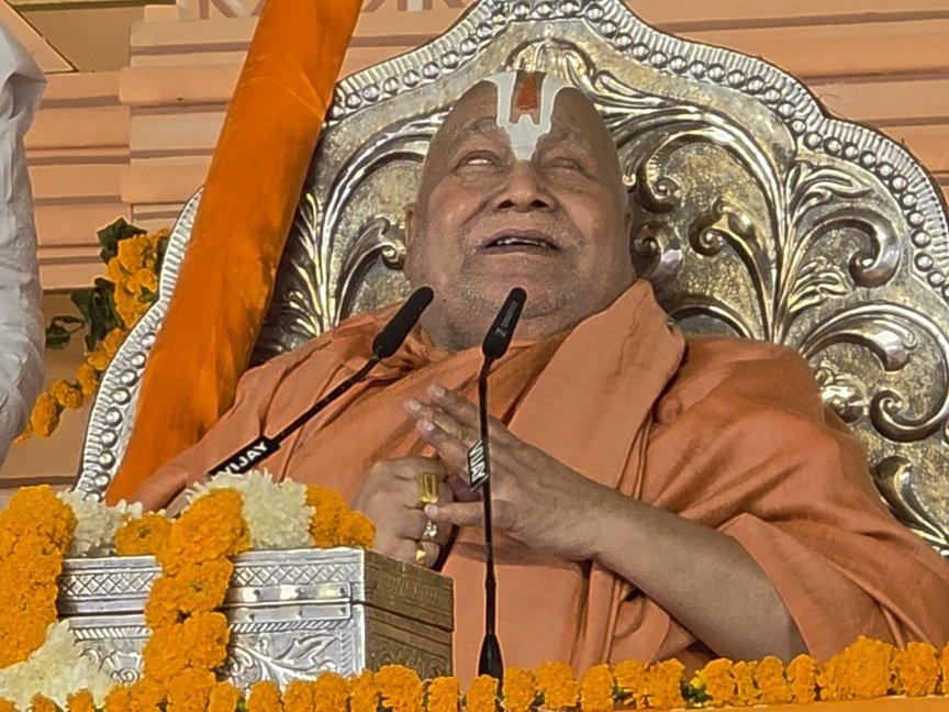 UGC Controversy: गृहयुद्ध से बचना है तो इस कानून को वापस लें, जगद्गुरु रामभद्राचार्य की चेतावनी