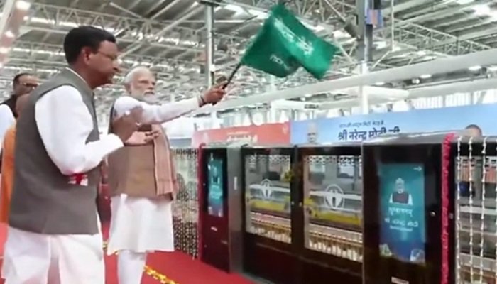 PM Modi Meerut: पीएम मोदी ने नमो भारत और मेरठ मेट्रो को दिखाई हरी झंडी