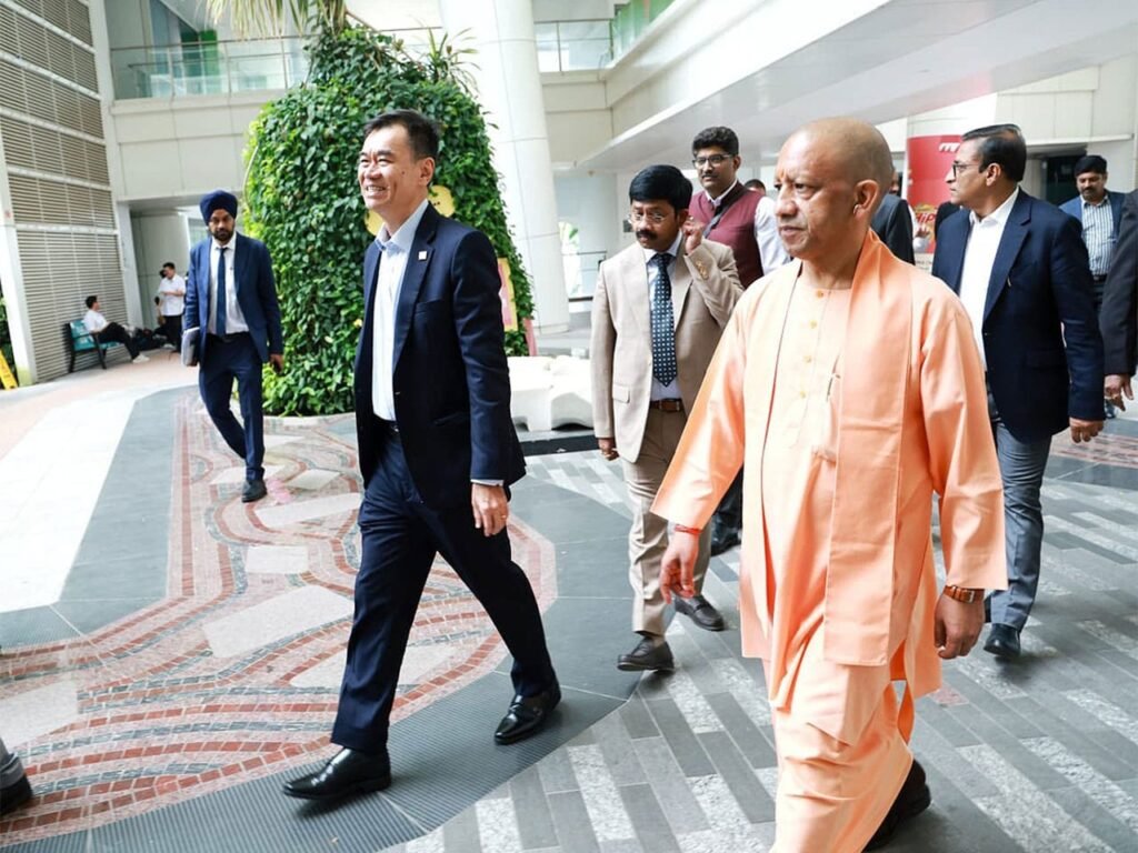 CM Yogi Singapore Visit: यूपी में आठ हजार करोड़ के निवेश से डेटा सेंटर स्थापित करेगी जीएससी ग्रीन्स