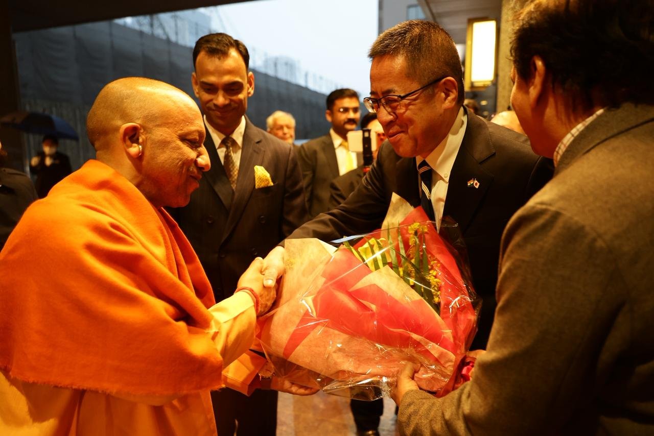 CM Yogi in Japan: जापान पहुंचे CM योगी, निवेशकों से की मुलाकात