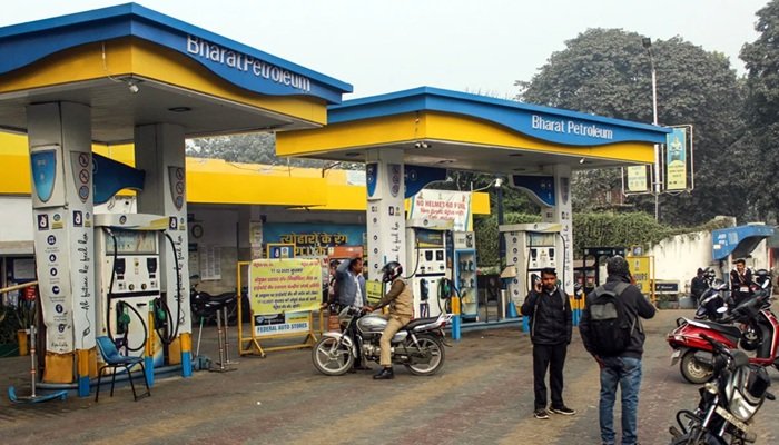 प्रीमियम पेट्रोल ₹2.35 प्रति लीटर तक हुआ महंगा, अब जानिए सामान्य पेट्रोल की कीमत