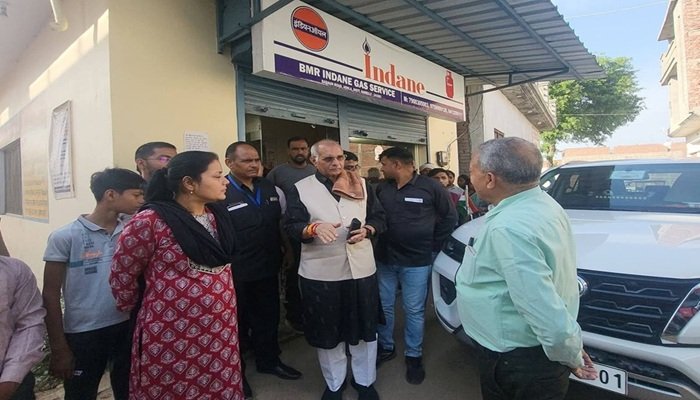 कैबिनेट मंत्री धर्मपाल सिंह ने किया गैस एजेंसियों का औचक निरीक्षण, आपूर्ति सुनिश्चित करने के निर्देश