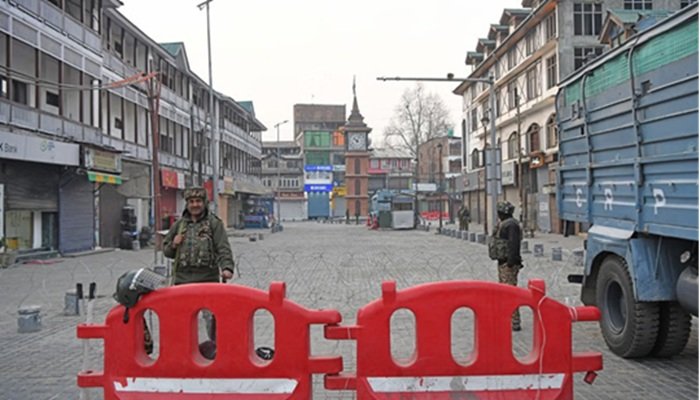 कश्‍मीर में जुमे की नमाज से पहले सख्ती, खामनेई की मौत पर विरोध के चलते लाल चौक पूरी तरह सील