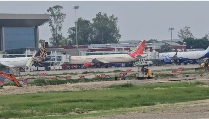 ईरान युद्ध के चलते यूपी में बेपटरी हुई विमान सेवा, आठ उड़ानें की गईं निरस्‍त