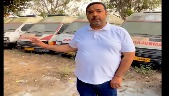 Bareilly: सपा नेता का आरोप- अस्पताल में ठप पड़ी एम्बुलेंस, गरीब मरीज परेशान