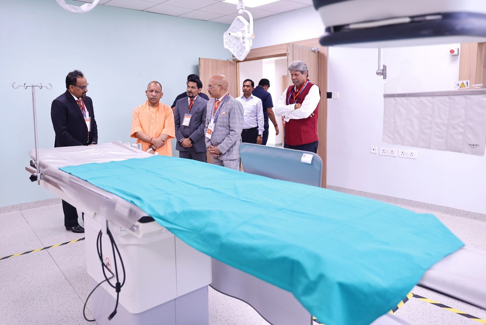 डॉक्टर के व्यवहार से आधी बीमारी हार जाती है: CM Yogi