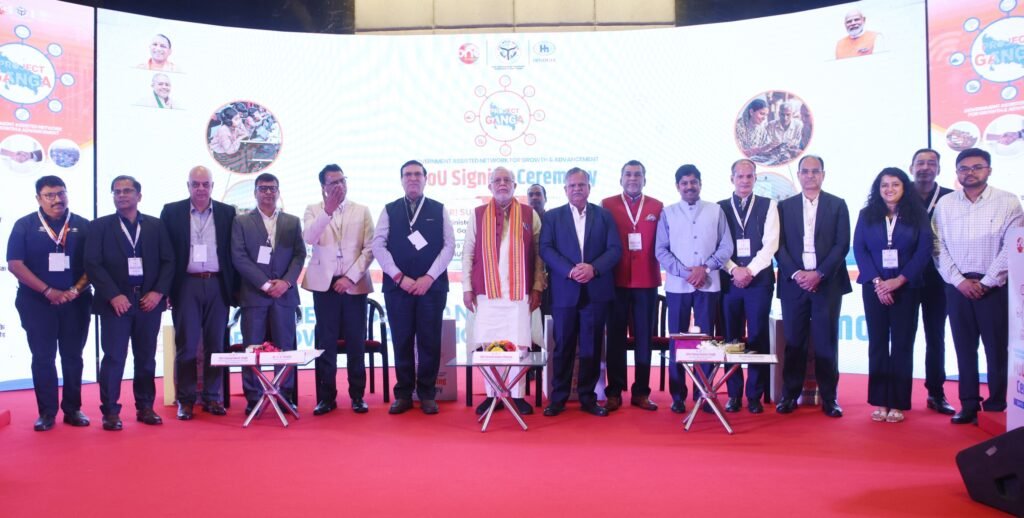 UP News: 'प्रोजेक्ट गंगा' से बढ़ेंगे रोजगार के अवसर, गांव-गांव पहुंचेगा हाई-स्पीड इंटरनेट