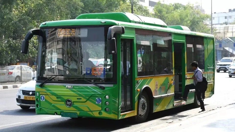 Delhi: अब ट्रांसजेंडर भी DTC और क्लस्टर बसों में करेंगे फ्री यात्रा, प्रस्ताव को मंजूरी