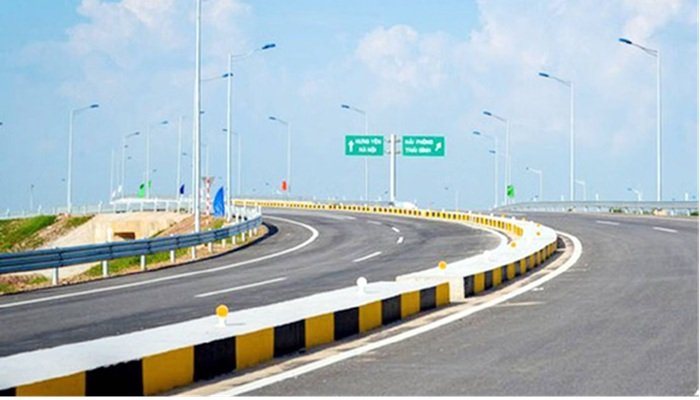 Lucknow Kanpur Expressway: अप्रैल में फर्राटा भरने लगेंगे वाहन, आवागमन होगा तेज़ और आसान