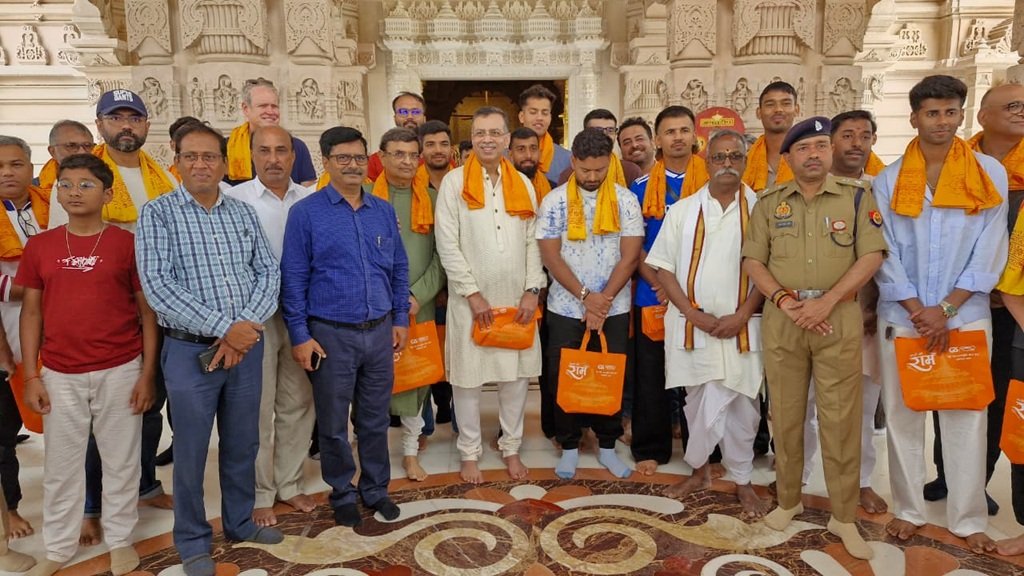 Ayodhya: रामलला के दरबार पहुंची LSG की टीम, कप्तान ऋषभ पंत ने विधिवत पूजा-अर्चना की