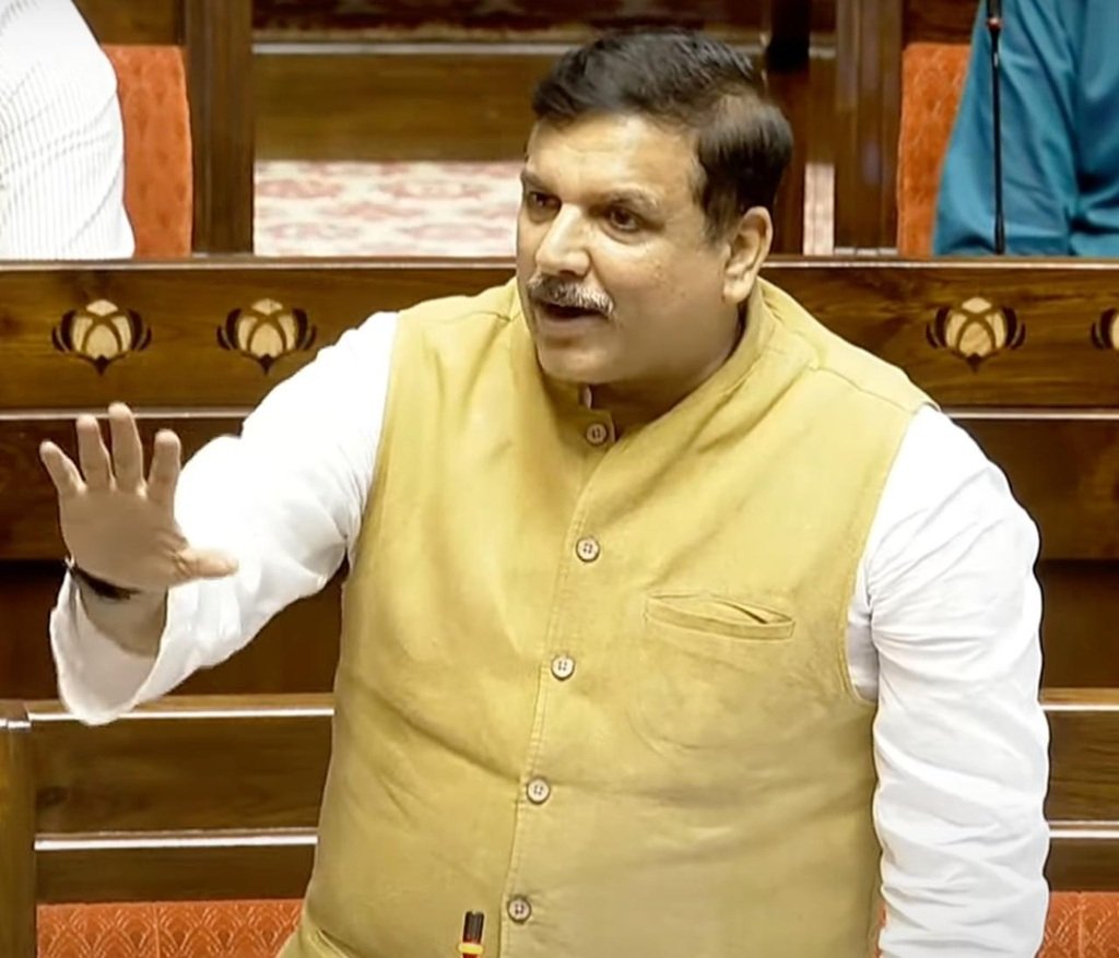 Sanjay Singh: विकसित भारत की बात करने वाली सरकार बताये कि उसके विजन में गांव की जगह कहां है?