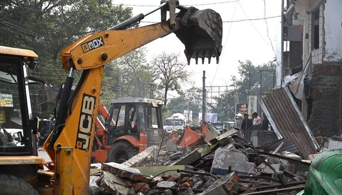 नैनीताल रोड पर चलेगा नगर निगम का बुलडोजर, 386 निर्माणों को किया गया चिन्हित