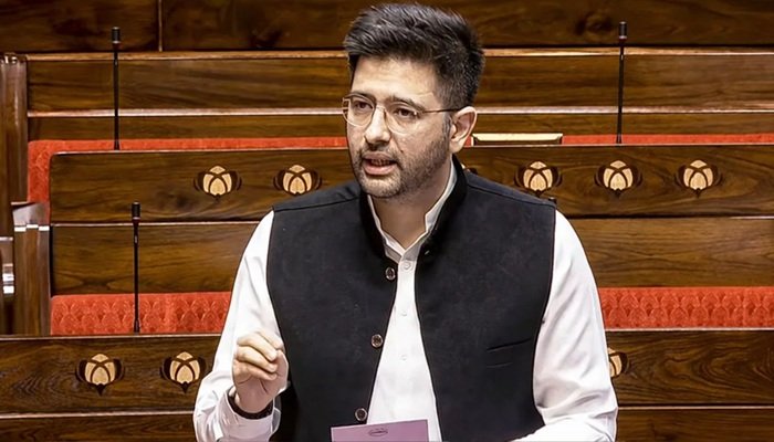 राघव चड्ढा को राज्यसभा उपनेता पद से हटाया गया, AAP ने नहीं बताई इसकी वजह
