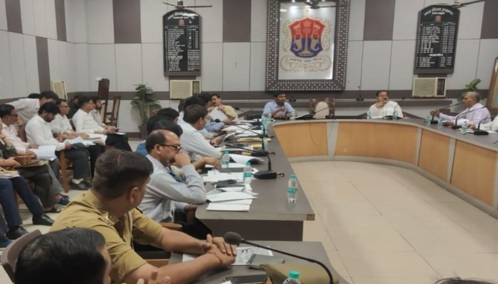 लखनऊ में बनेंगे नए वेंडिंग जोन, 50 साल से पुरानी मार्केट चारबाग-अमीनाबाद...