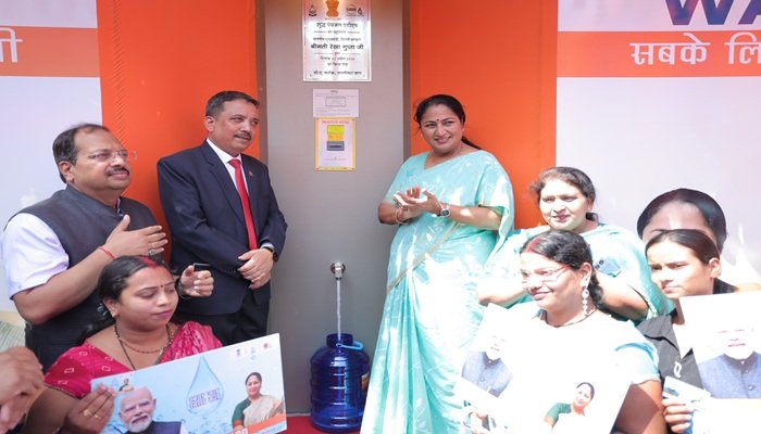 सीएम रेखा गुप्ता ने पीतमपुरा में किया Water ATM का उद्घाटन, कार्ड से हर दिन मिलेगा 20 लीटर पानी