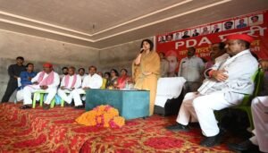 राघव चड्‌ढा को डिंपल यादव ने कहा गद्दार, मैनपुरी में बोलीं- दूसरी पार्टी में जाना गद्दारी