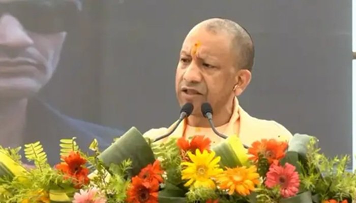 यूपी में शिक्षामित्रों के लिए सीएम योगी का बड़ा ऐलान, अनुदेशकों का भी बढ़ाया मानदेय