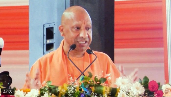 आगरा में सीएम योगी ने किया 325 विकास परियोजनाओं का लोकार्पण व शिलान्यास