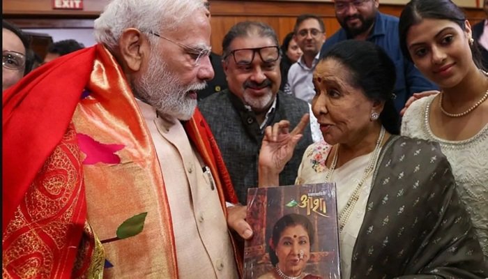 नहीं रहीं आशा भोसले, संगीत से लेकर राजनीतिक जगत तक की हस्तियों ने दी श्रद्धांजलि