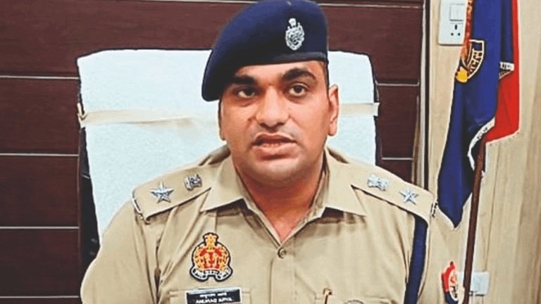 बरेली SSP का एक्‍शन, लगातार गैरहाजिरी और लापरवाही पर आठ पुलिसकर्मी सस्‍पेंड